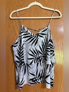 Mission Brand  Black and White Printed Top, Size Large